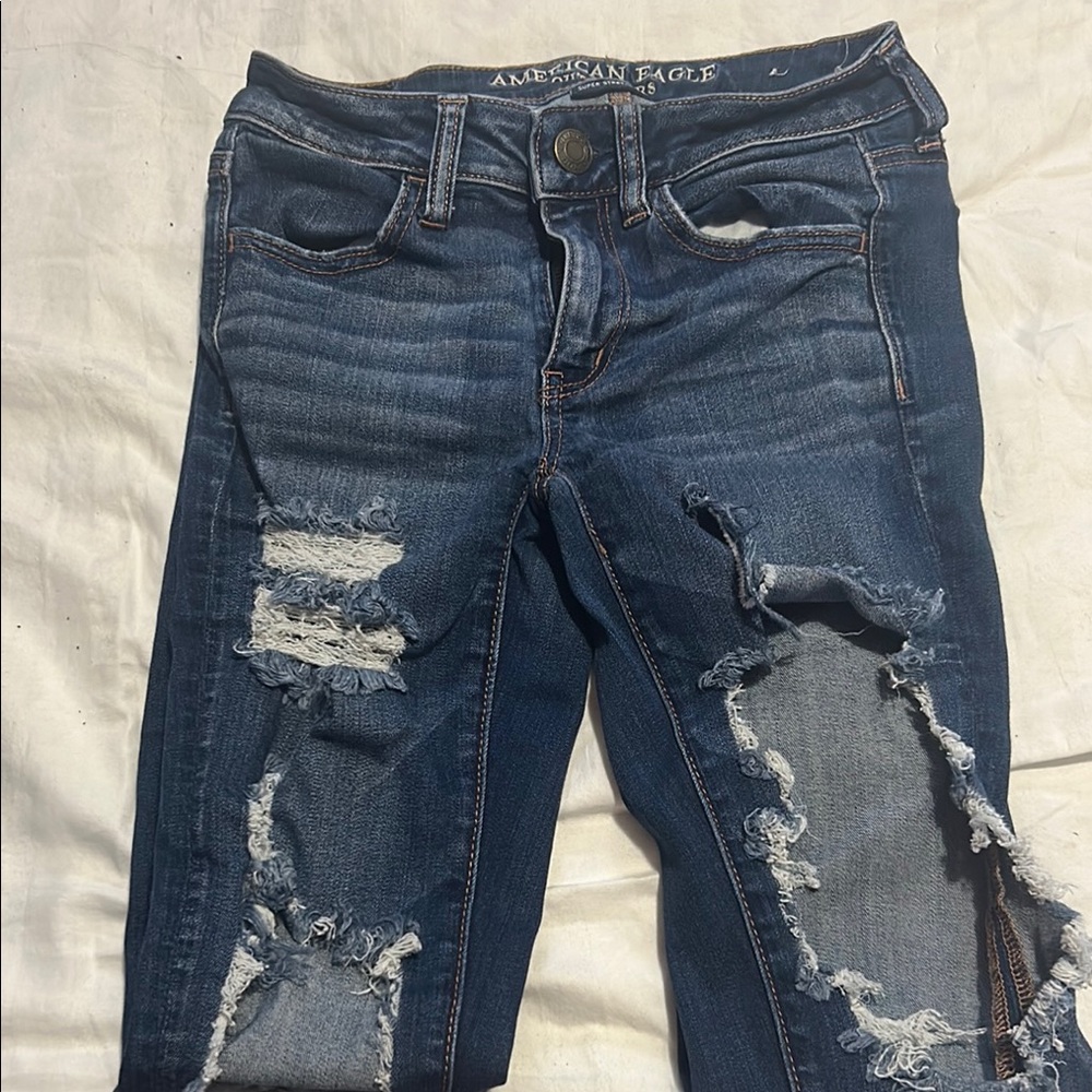 American Eagle Outfitters Women's Distressed Blue Jeans